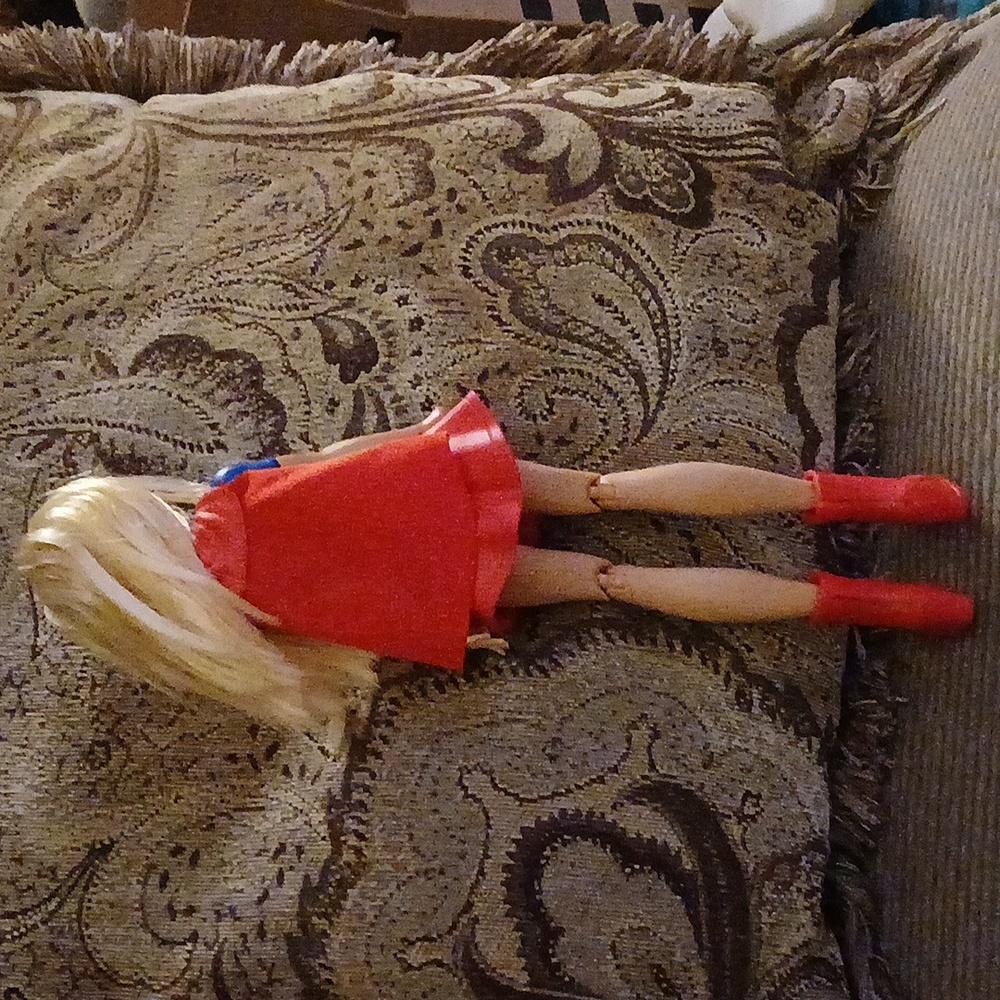 SUPERGIRL AND TRANSFORMING BUS - Picture 7 of 16
